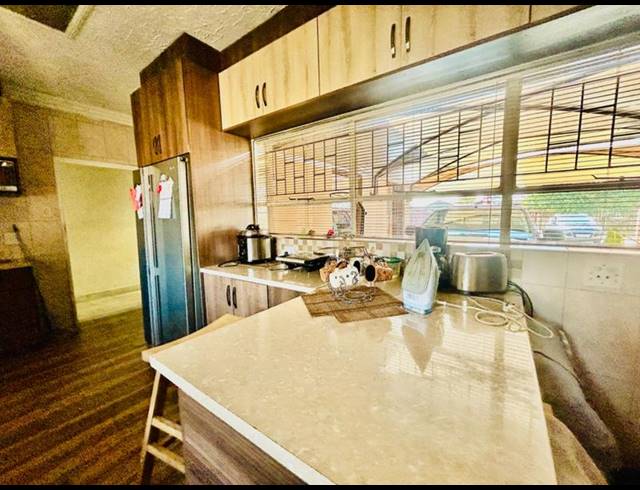 4 BEDROOM HOUSE FOR SALE IN VANDERBIJLPARK CE 3